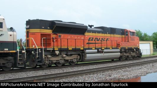 BNSF 9185, rear section view
